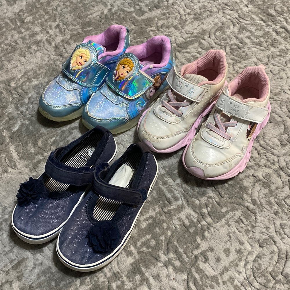 🔥4/20! 3 pairs of girls sneakers. Size 10